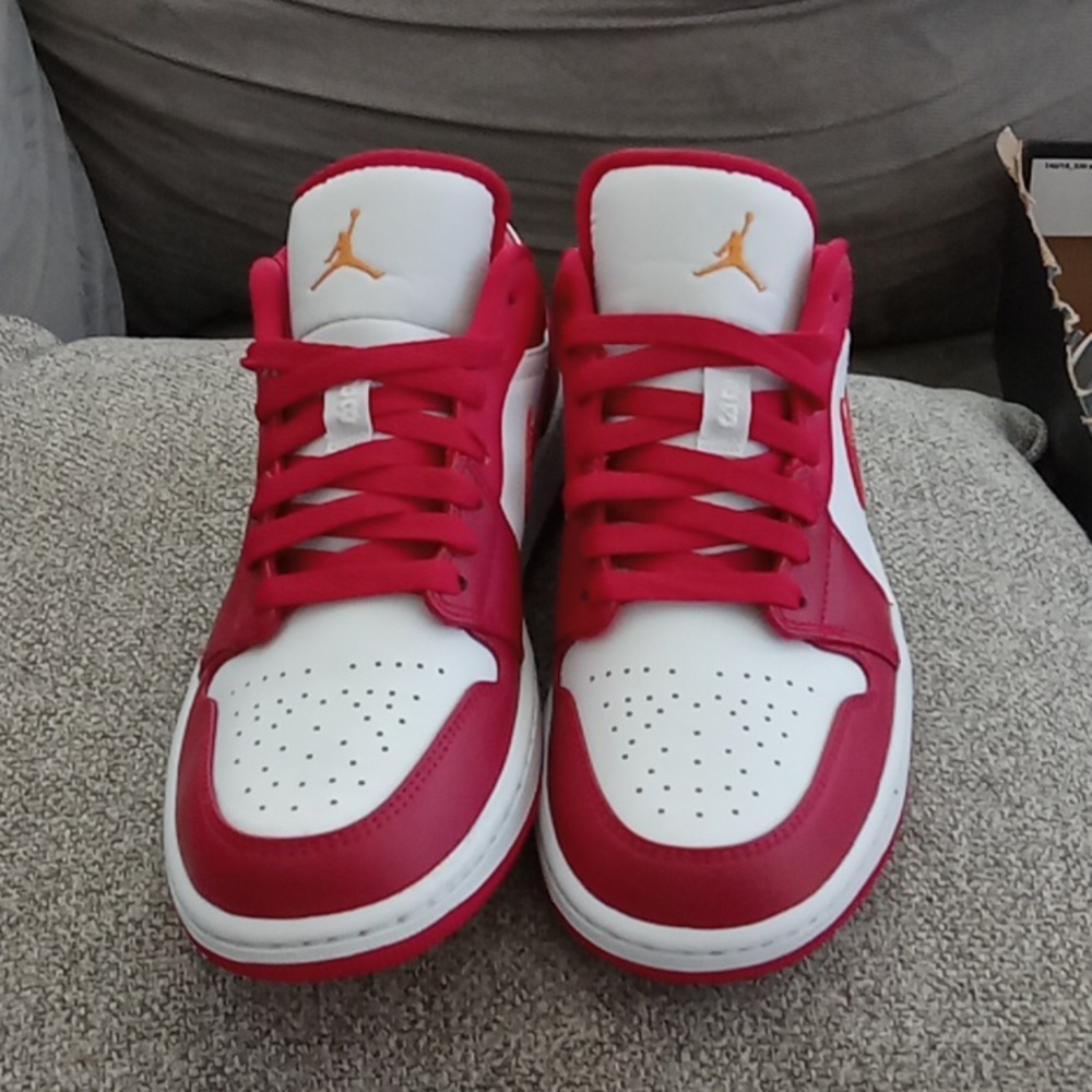 Air Jordan Low 1 Cardinal Red Light/ Curry /White